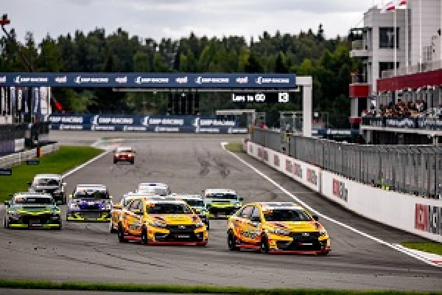 Иллюстрация к статье Команда LADA Sport ROSNEFT стала лучшей на 5-м этапе кольцевых гонок в Москве