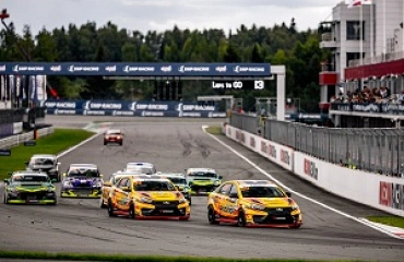 Команда LADA Sport ROSNEFT стала лучшей на 5-м этапе кольцевых гонок в Москве